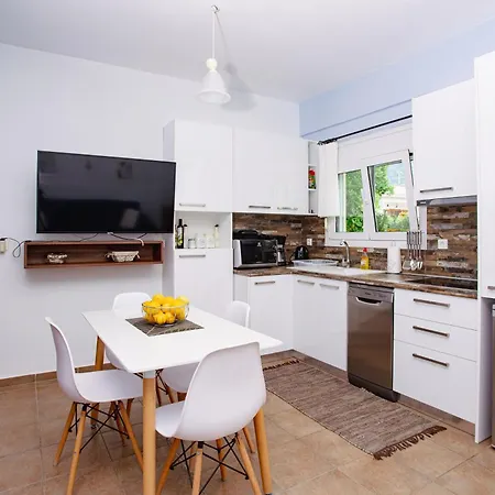 Lucy Apartment *
